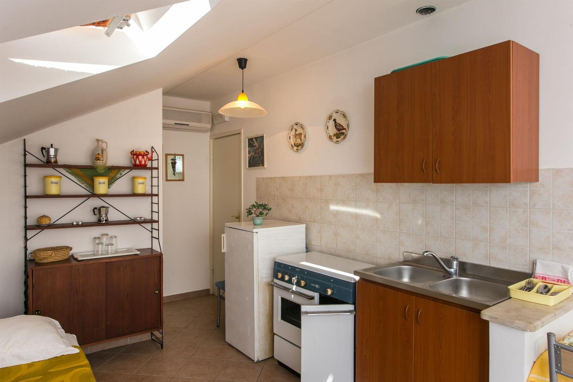 Apartment Marija - 50m From *